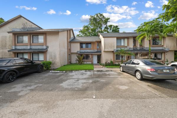 Wimbledon At Jacaranda, 32 Wimbledon Lake Dr #221, Plantation, Florida 33324, image 1