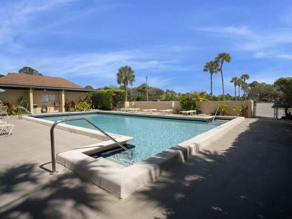 Woodland Lakes, 5390 Woodland Lakes Dr #104, Palm Beach Gardens, Florida 33418, image 1