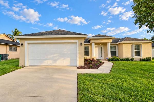 Bayshore Heights, 326 SE Starfish Ave, Port St. Lucie, Florida 34983, image 1