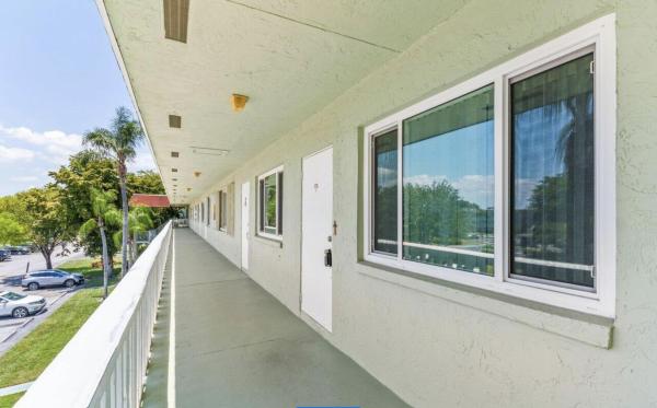 Regal Palms, 3100 Springdale Blvd #307, Palm Springs, Florida 33461, image 1