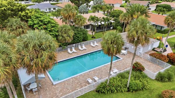 Colony Woods, 22041 Colony Dr, Boca Raton, Florida 33433, image 1