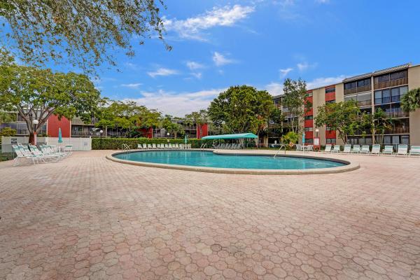 Cypress Bend, 2200 S Cypress Bend Dr #707, Pompano Beach, Florida 33069, image 1