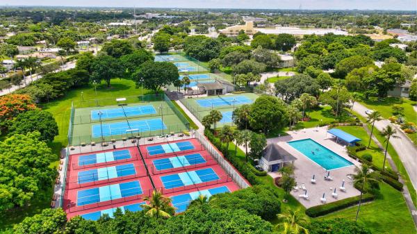 Lucaya Village, 2202 Lucaya Bnd #G2, Coconut Creek, Florida 33066, image 1