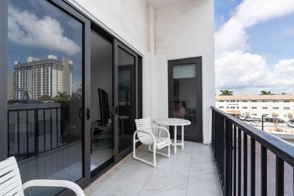 Britannia At Quadomain, 2401 S Ocean Dr #305, Hollywood, Florida 33019, image 1