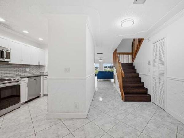Vista Del Lago, 1800 Embassy Dr #132, West Palm Beach, Florida 33401, image 1