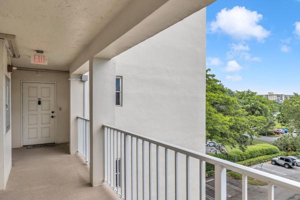 Palm-Aire Country Club 4, 3080 N Course Dr #501, Pompano Beach, Florida 33069, image 1
