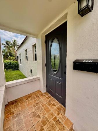 1121 NE 2nd St #203, Fort Lauderdale, Florida 33304, image 1