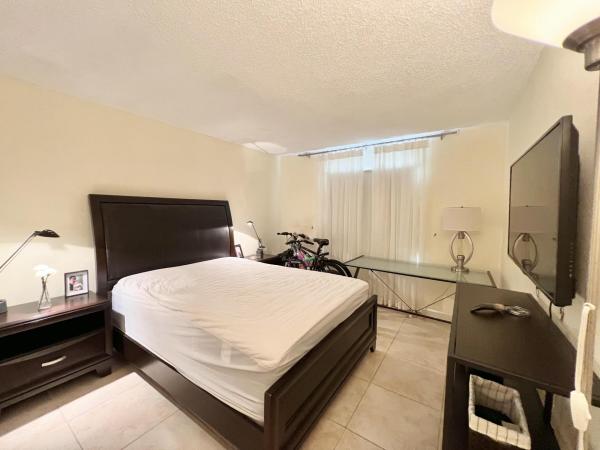 Bay Colony Club, 6421 Bay Club Dr #3, Fort Lauderdale, Florida 33308, image 1