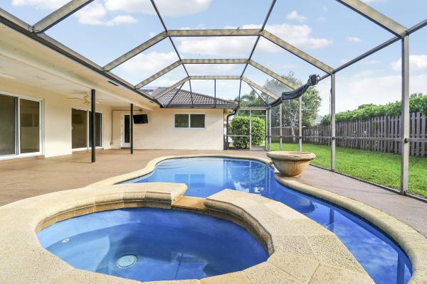 Boca Raton Square, 100 SW 15th Ct, Boca Raton, Florida 33486, image 1