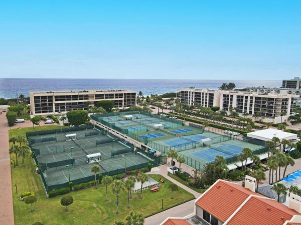 Yacht & Racquet Club Of Boca Raton, 2707 N Ocean Blvd #4060, Boca Raton, Florida 33431, image 1