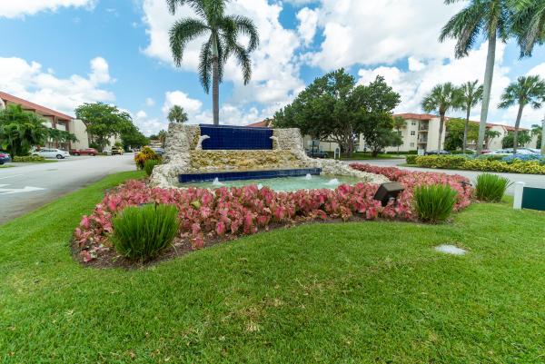 Hollybrook Golf & Tennis Club, 811 S Hollybrook Dr #202, Pembroke Pines, Florida 33025, image 1