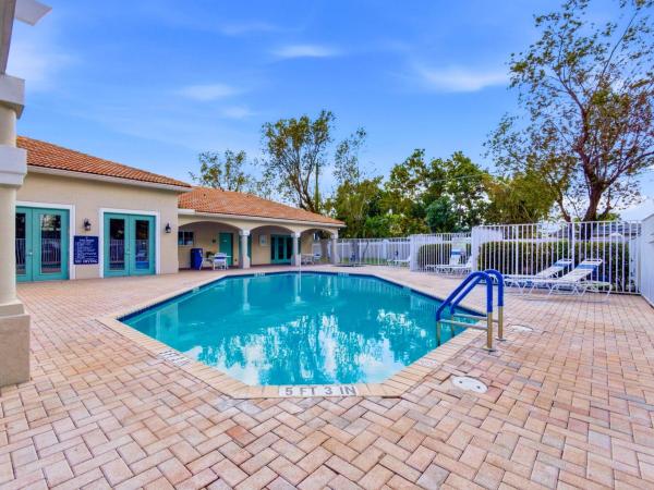 Regency Homes At Fairway Isles, 2920 E Aragon Blvd #3, Sunrise, Florida 33313, image 1