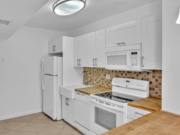 Baker Towers, 320 S Surf Rd #402, Hollywood, Florida 33019, image 1