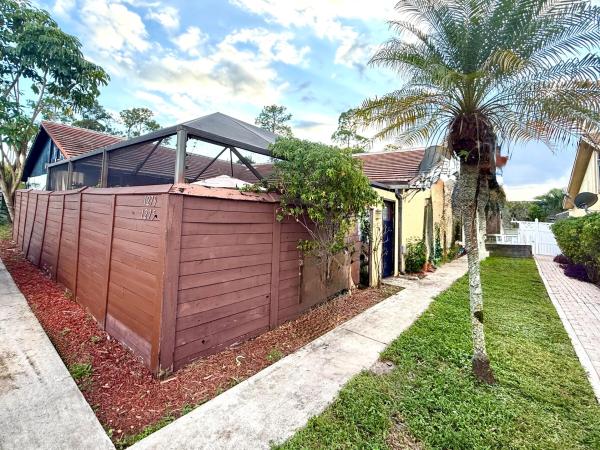 Sugar Pond Manor, 1275 Periwinkle Pl, Wellington, Florida 33414, image 1