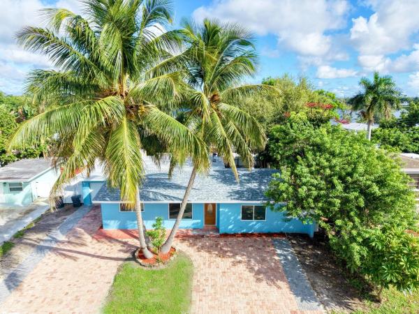 1421 Crest Dr, Lake Worth, Florida 33461, image 1