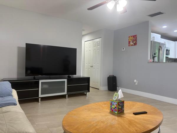 Gold Key Villas, 6810 NW 26th St, Sunrise, Florida 33313, image 1