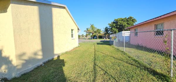Seminole Manor, 323 Seminole Ct, Pahokee, Florida 33476, image 1