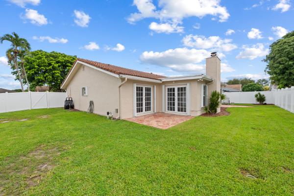 Amberwoods, 6760 Hollandaire Dr W, Boca Raton, Florida 33433, image 1