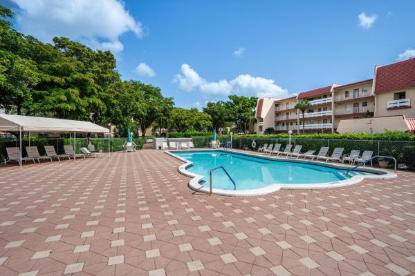 Oriole Golf & Tennis Club 2, 1010 Country Club Dr #108, Margate, Florida 33063, image 1