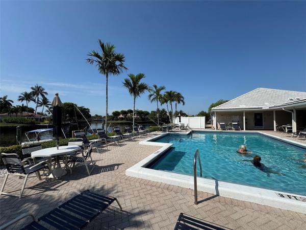 160 Cypress Club Dr #607, Fort Lauderdale, Florida 33060, image 1