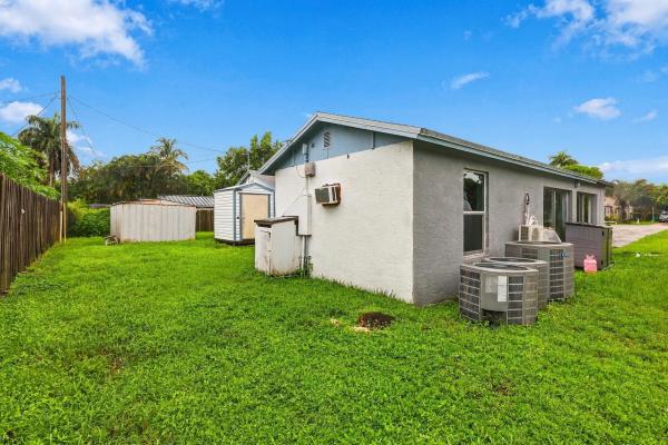 Lakewood Gardens, 120 Pleasant Pl #1, Palm Springs, Florida 33461, image 1