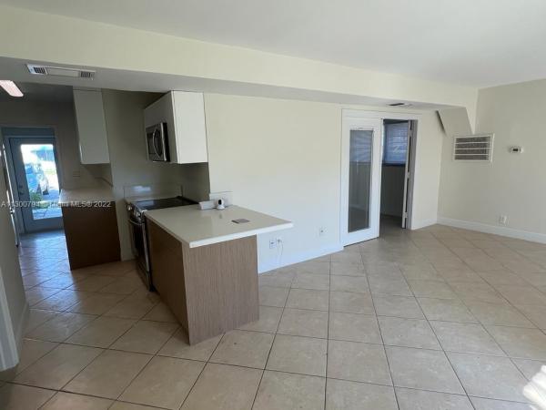 Lighthouse Bay, 2755 NE 28th Ave #C3, Lighthouse Point, Florida 33064, image 1