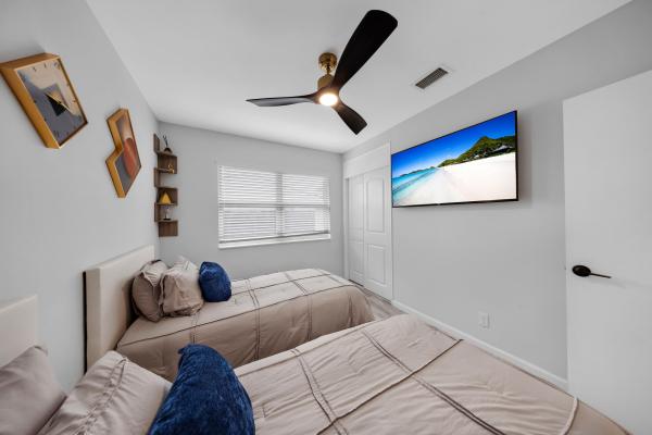 Middle River Terrace, 700 NE 16th Ct, Fort Lauderdale, Florida 33305, image 1