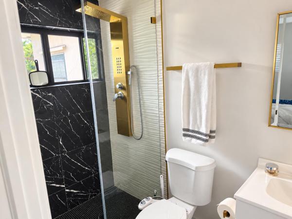 Royal Palm Isles, 3958 NW 19th Ave, Oakland Park, Florida 33309, image 1