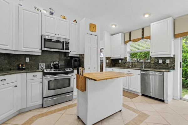 Lakeridge Falls, 7021 Falls Rd E, Boynton Beach, Florida 33437, image 1