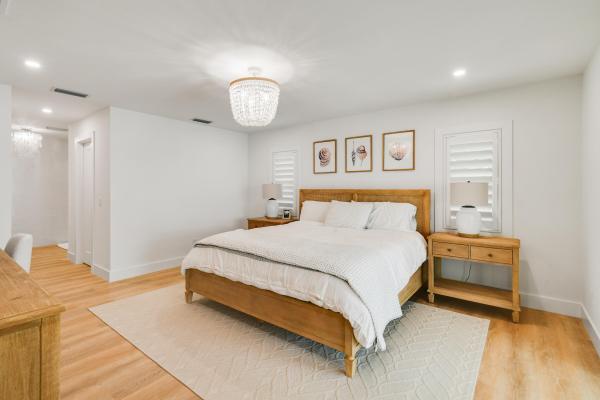 Yacht Harbor Manor, 1091 Singer Dr, Riviera Beach, Florida 33404, image 1