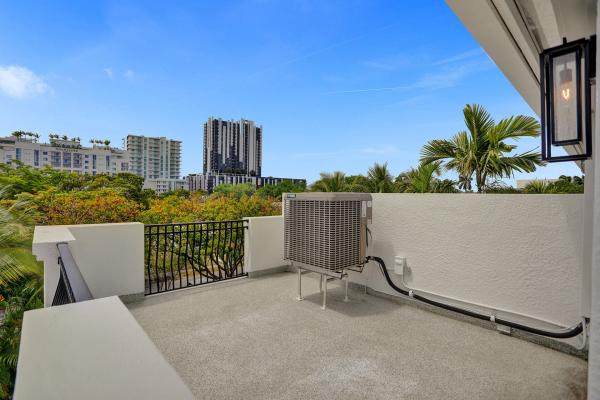 Park Place, 728 NE 7th Ave, Fort Lauderdale, Florida 33304, image 1