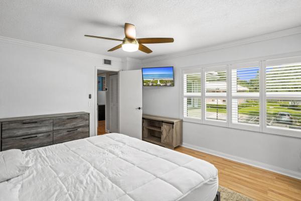 Stamford At The Villages Of Palm Beach Lakes, 1918 Stratford Way #32B, West Palm Beach, Florida 33409, image 1