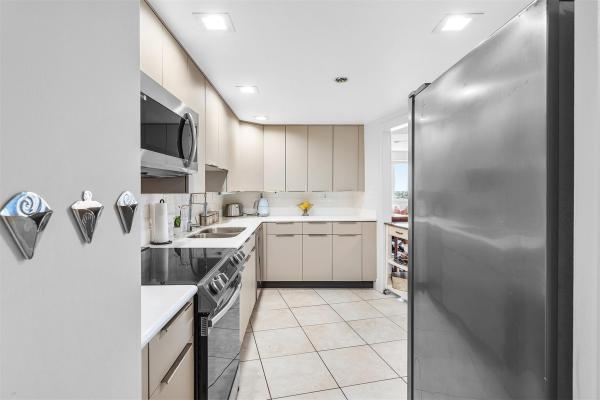 Maya Marca, 3000 Holiday Dr #1605, Fort Lauderdale, Florida 33316, image 1