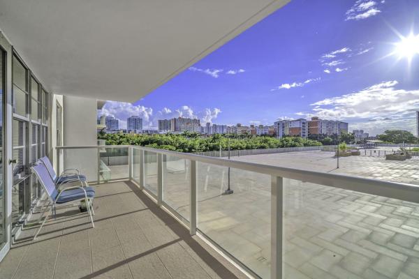 Winston Towers 300, 230 174th St #417, Sunny Isles Beach, Florida 33160, image 1