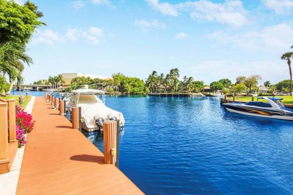 Boca Bayou, 8 Royal Palm Way #2010, Boca Raton, Florida 33432, image 1