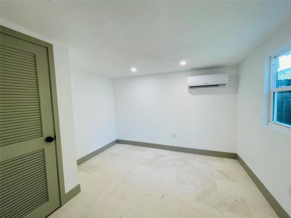 Central Oakland Park, 1028 NE 36th St #COTTAGE, Oakland Park, Florida 33334, image 1