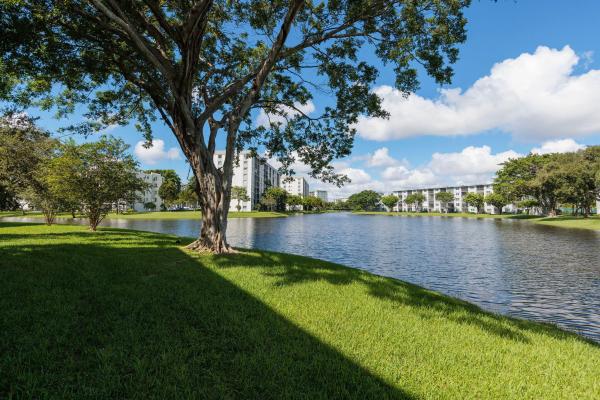Gathering Place At Cypress Bend, 2106 S Cypress Bend Dr #207, Pompano Beach, Florida 33069, image 1