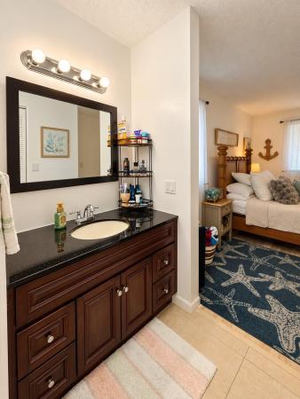 Westwind Commons, 250 Lakeside Cir, Sunrise, Florida 33326, image 1