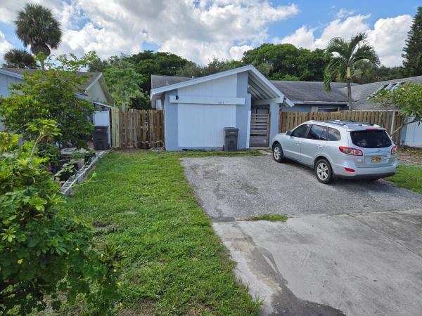 Parkway Village, 8631 Satalite Ter, West Palm Beach, Florida 33403, image 1