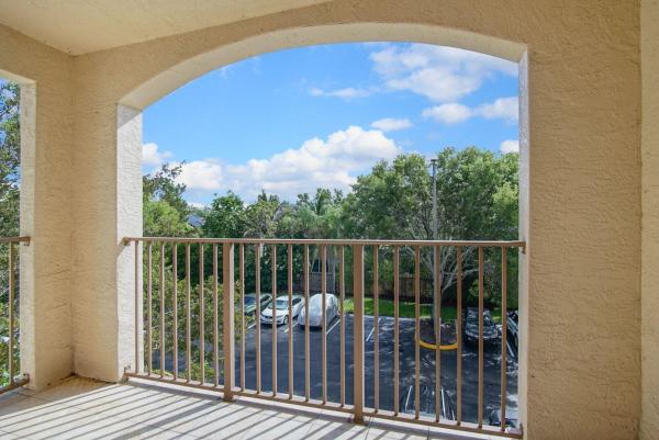Emerald Isle At Laguna Lakes, 4041 San Marino Blvd #307, West Palm Beach, Florida 33409, image 1