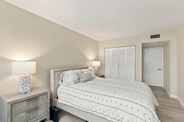 Le Chateau Royal, 3540 S Ocean Blvd #611, South Palm Beach, Florida 33480, image 1