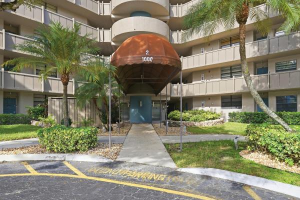 Colony Point, 1000 Colony Point Cir #110, Pembroke Pines, Florida 33026, image 1