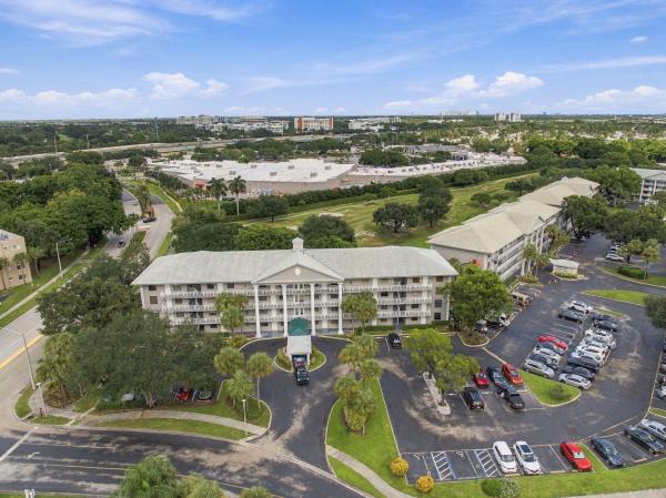 Whitehall Of Pine Island Ridge, 1502 Whitehall Dr #305, Davie, Florida 33324, image 1