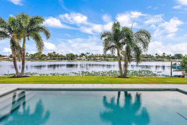 Lake Clarke Shores No HOA, 7128 W Lake Dr, Lake Clarke Shores, Florida 33406, image 1