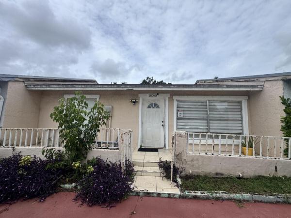 Del Prado Gardens, 18088 NW 40th Pl, Miami Gardens, Florida 33055, image 1