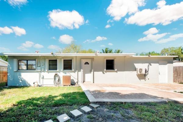 Pompano Golf Estates, 2380 NE 8th Ave, Pompano Beach, Florida 33064, image 1