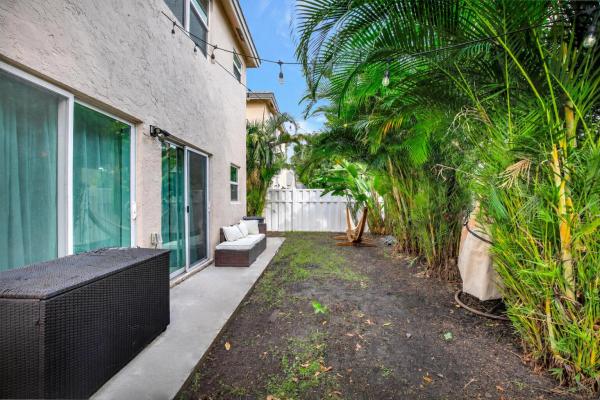 Quatraine At Jacaranda, 9919 NW 2nd St, Plantation, Florida 33324, image 1