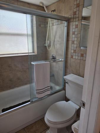 Oriole Golf & Tennis Club 1, 7847 Golf Circle Dr ##101, Margate, Florida 33063, image 1