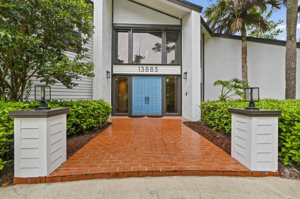 Pinewood Of Wellington, 13885 Greentree Trl, Wellington, Florida 33414, image 1