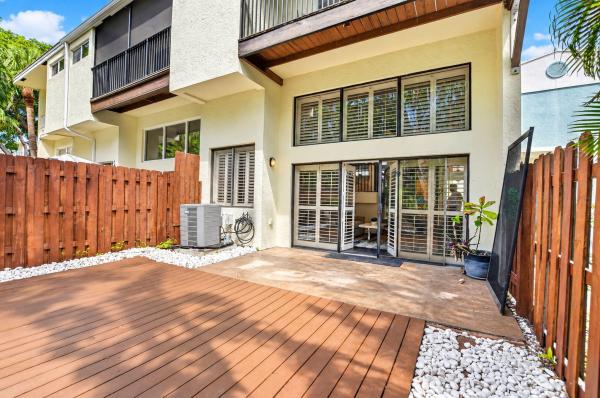 Residences De Provence, 884 SE 19th Ave #10, Deerfield Beach, Florida 33441, image 1